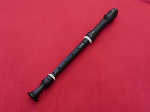 番号215【中古品】(YAMAHA)アルトリコーダー　YRA83　エボニー材