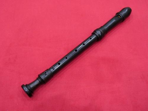 番号229【中古品】(AURA)アルトリコーダー CONSERVATORIUM A9G グラナディラ材